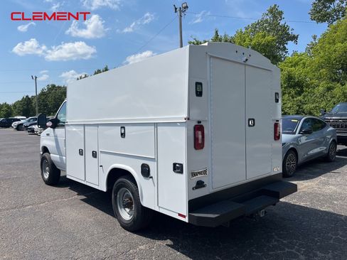 New 2026 Ford E-350 and Econoline 350 Super Duty w/ Power Equipment Group image 6