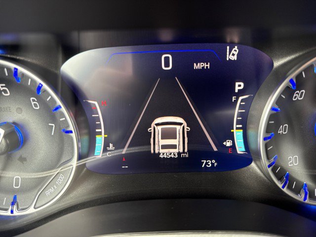 Used 2025 Chrysler Pacifica Select FWD image 19