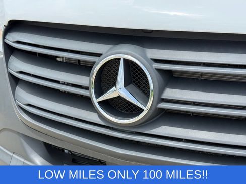 Used 2025 Mercedes-Benz Sprinter 2500 image 2