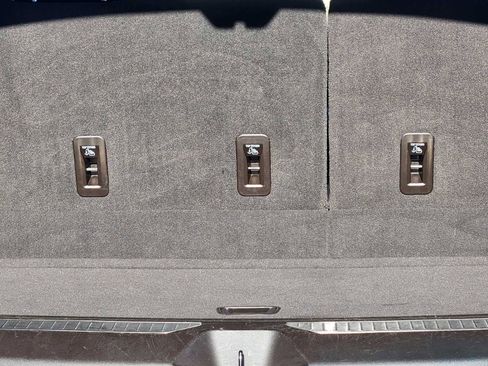 Used 2021 GMC Yukon Denali w/ Denali Premium Package image 16