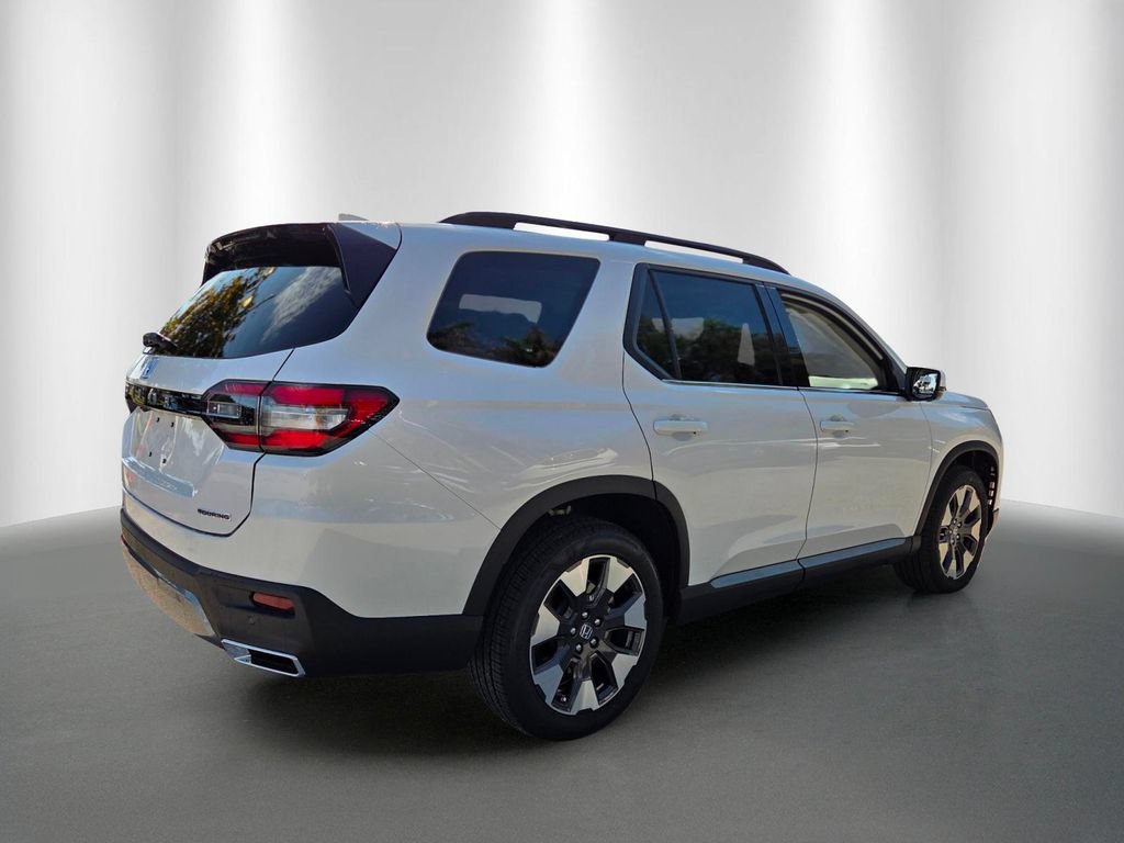 New 2026 Honda Pilot Touring image 6