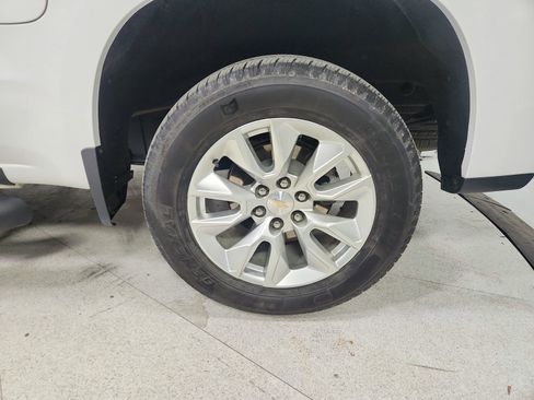Used 2024 Chevrolet Silverado 1500 Custom image 40