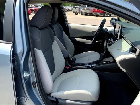 Used 2021 Toyota Corolla LE image 8