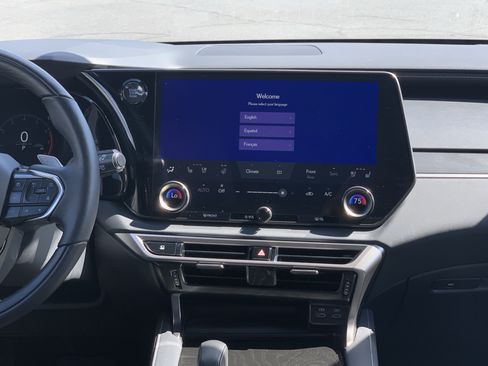 Certified 2025 Lexus RX 350 Premium w/ Accessory Package (Z1) image 18