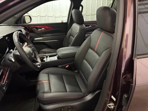 Used 2024 Chevrolet Traverse RS AWD/4WD image 40