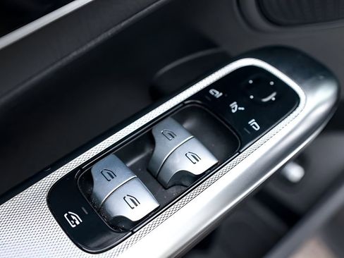 Used 2024 Mercedes-Benz GLC 300 4MATIC w/ AMG Line image 31