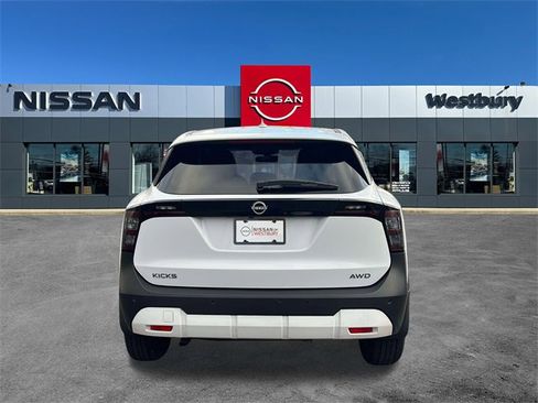 Used 2025 Nissan Kicks SV w/ Interior Electronics Package image 7