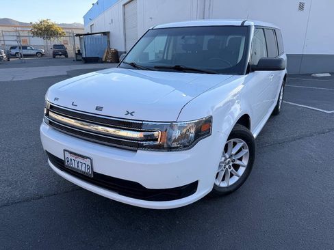 Used 2017 Ford Flex SE FWD image 11