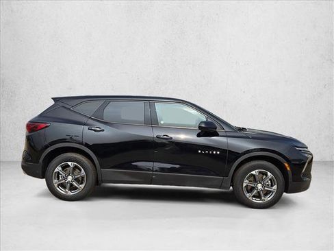 Used 2025 Chevrolet Blazer LT AWD/4WD image 4