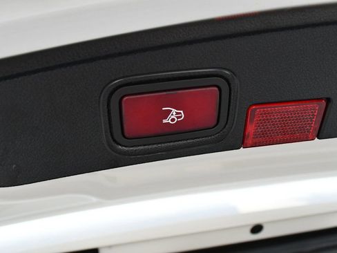 Used 2023 Mercedes-Benz C 300 Cabriolet image 18