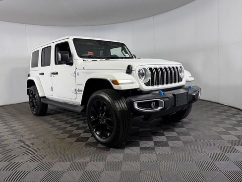 Used 2024 Jeep Wrangler Unlimited Sahara w/ Safety Group AWD/4WD image 5