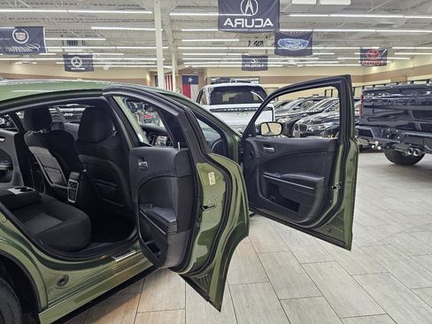 Used 2021 Dodge Charger Scat Pack w/ Driver Convenience Group RWD image 14