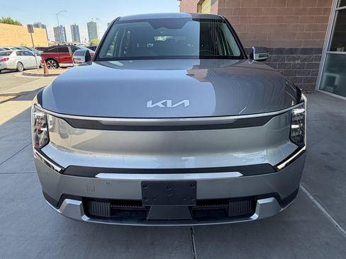 Used 2024 Kia EV9 Light RWD image 10