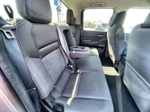 Used 2024 Nissan Frontier SV image 24