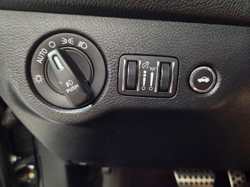 Used 2018 Dodge Challenger R/T Plus RWD image 19