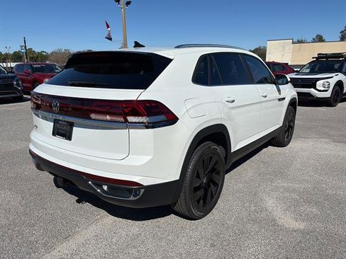 New 2026 Volkswagen Atlas Cross Sport SE FWD image 6