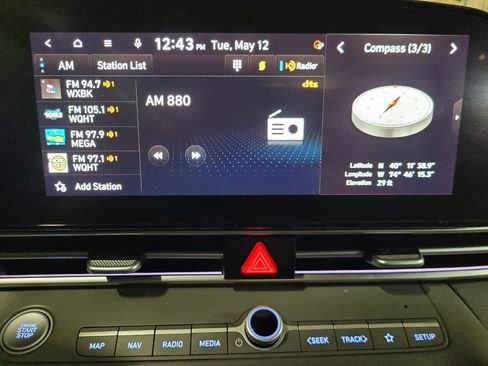 Used 2024 Hyundai Elantra SEL FWD image 25