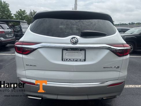 Used 2018 Buick Enclave Avenir w/ Avenir Technology Package AWD/4WD image 4