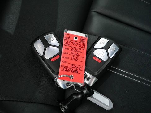 Used 2023 Audi Q5 2.0T Premium w/ Convenience Package AWD/4WD image 38