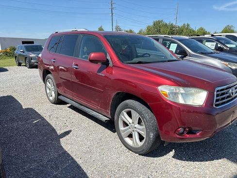 Used 2010 Toyota Highlander Limited w/ Extra Value Pkg 8 AWD/4WD image 2