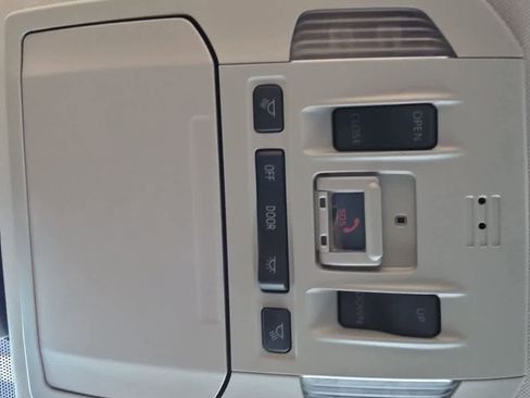 Used 2023 Toyota Highlander XLE AWD/4WD image 28