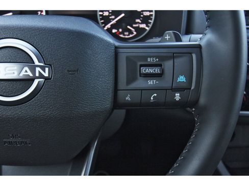 Certified 2025 Nissan Rogue SV image 19