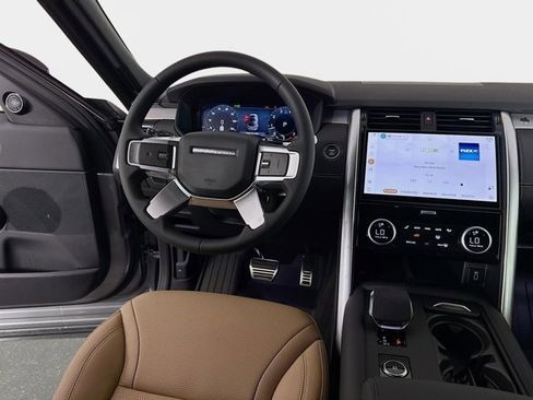 New 2026 Land Rover Discovery Limited Edition image 25