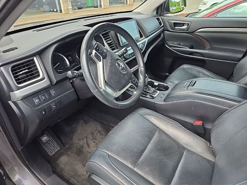 Used 2017 Toyota Highlander Limited AWD/4WD image 13