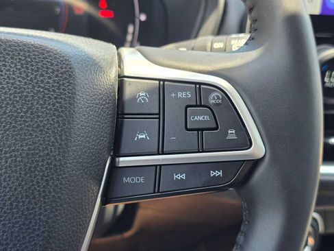 Used 2026 Toyota Grand Highlander FWD image 32