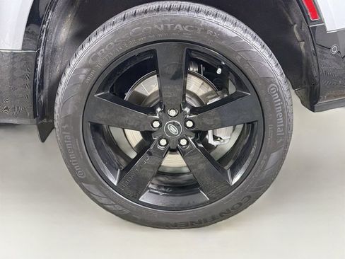 Used 2024 Land Rover Defender 130 X-Dynamic SE AWD/4WD image 35