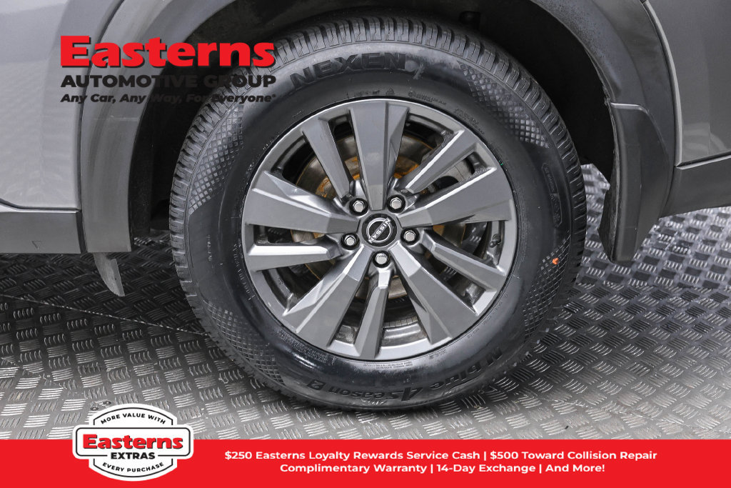 Used 2023 Nissan Pathfinder SV w/ SV Premium Package AWD/4WD image 9