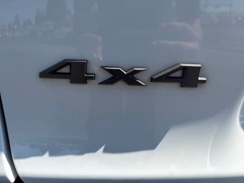 Used 2019 Jeep Cherokee Trailhawk w/ Comfort/Convenience Group AWD/4WD image 25