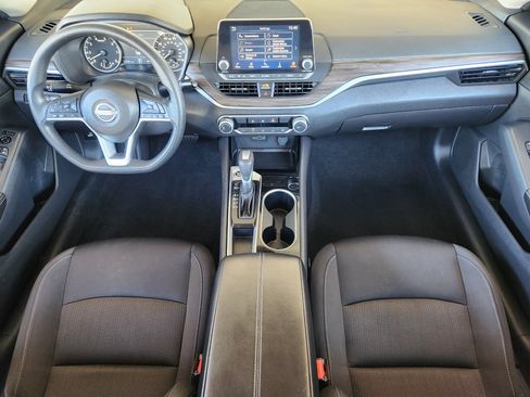 Used 2024 Nissan Altima 2.5 SV image 28