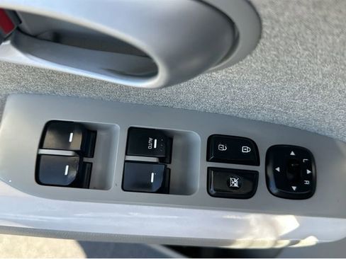 Used 2015 Kia Soul EV FWD image 39