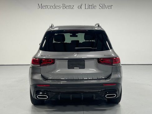 Used 2021 Mercedes-Benz GLB 250 4MATIC image 4