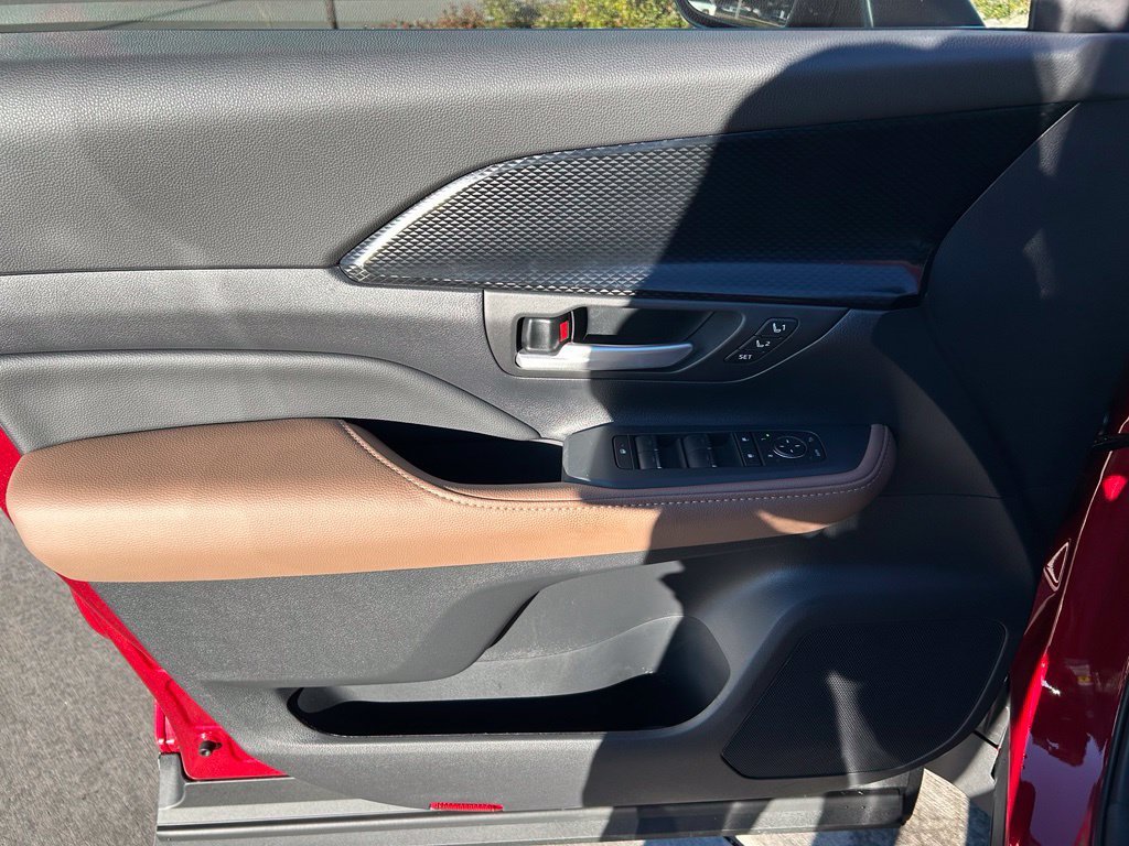 Used 2026 Toyota Grand Highlander AWD Hybrid image 10
