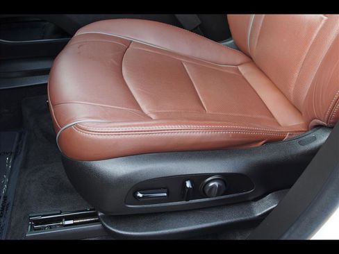 Used 2019 Buick Enclave Avenir w/ Avenir Technology Package image 33