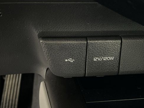 Used 2024 Toyota Camry SE image 34