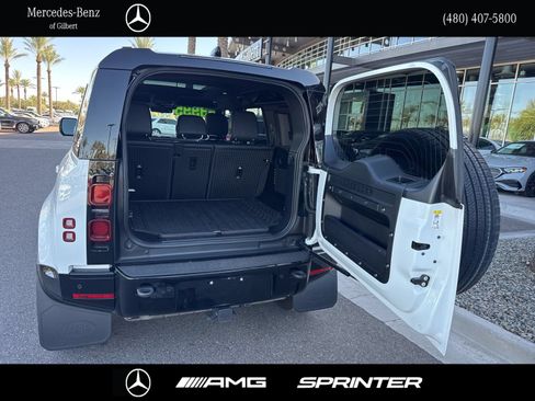Used 2024 Land Rover Defender 110 X-Dynamic SE AWD/4WD image 6