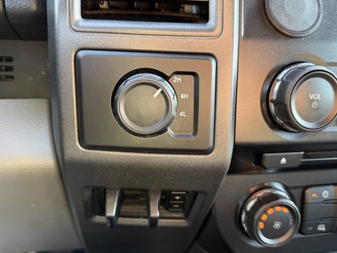 Used 2018 Ford F250 XL w/ Power Equipment Group AWD/4WD image 24