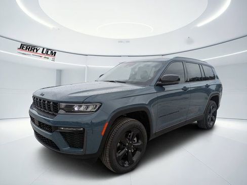 New 2026 Jeep Grand Cherokee L Limited w/ Limited Altitude Package RWD image 7