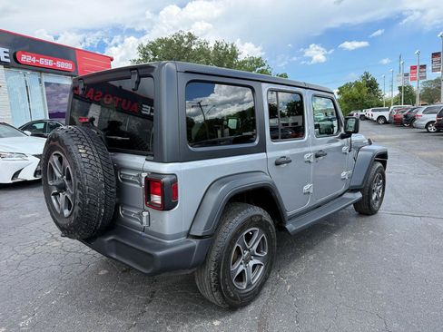 Used 2018 Jeep Wrangler Unlimited Sport S AWD/4WD image 7