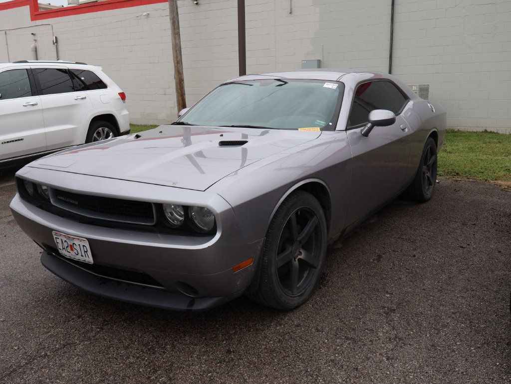 Used 2014 Dodge Challenger SXT RWD image 8
