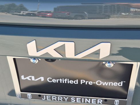 Used 2023 Kia Niro EX FWD image 13
