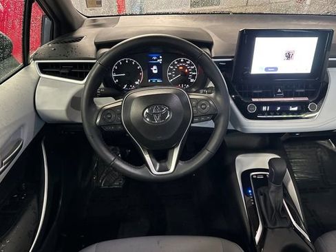 Certified 2025 Toyota Corolla SE image 18