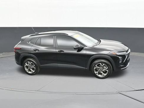 Used 2026 Chevrolet Trax LT w/ LT Convenience Package FWD image 59