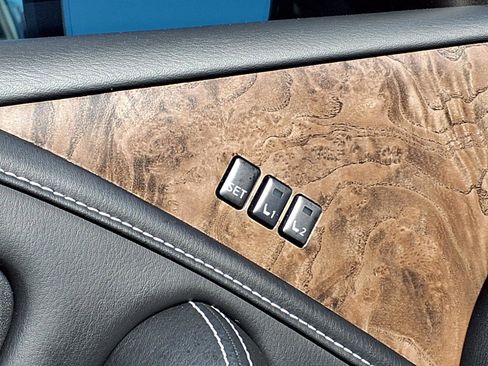 Used 2023 INFINITI QX80 Premium Select w/ All-Season Package image 16