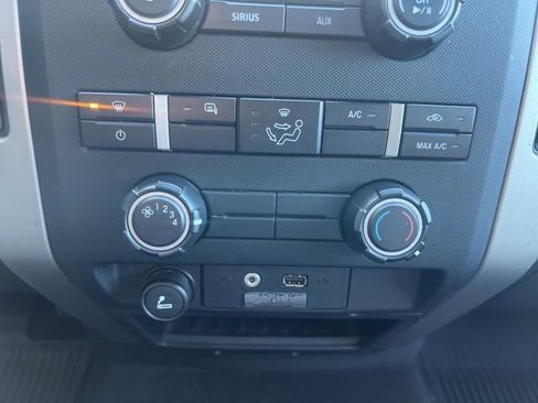 Used 2011 Ford F150 XLT w/ XLT Chrome Pkg image 20