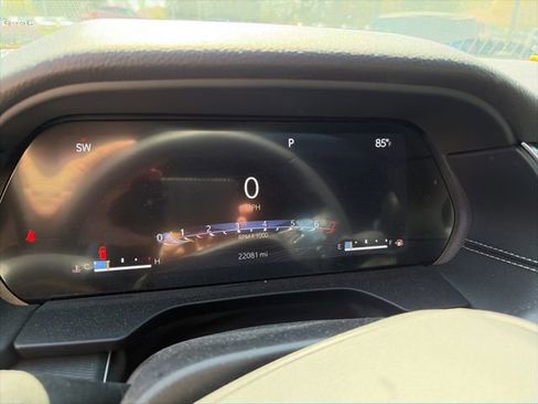 Used 2023 Jeep Grand Cherokee Altitude AWD/4WD image 7