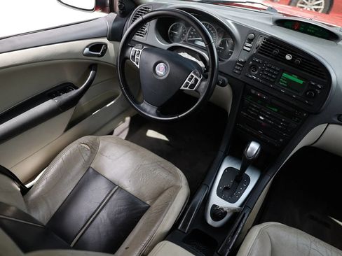 Used 2004 Saab 9-3 Aero FWD image 12